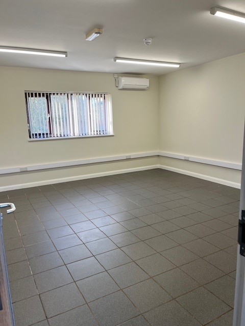 Office in Biggleswade - photo 2